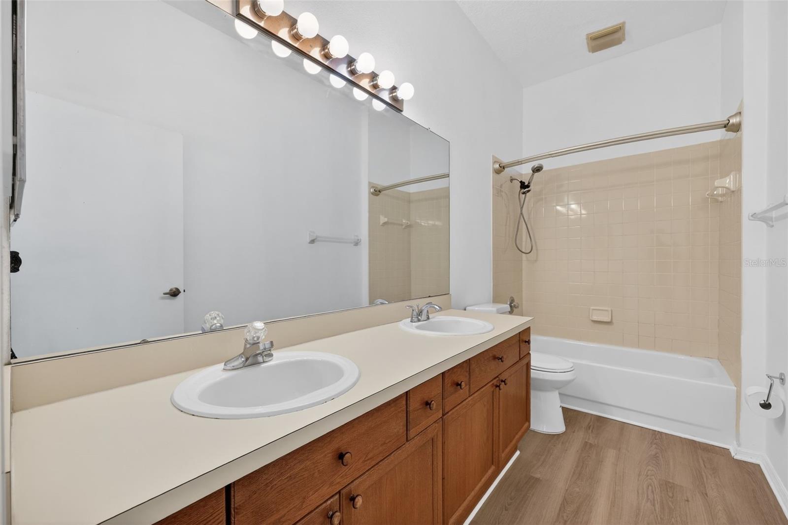 ARBOR RIDGE - Residential