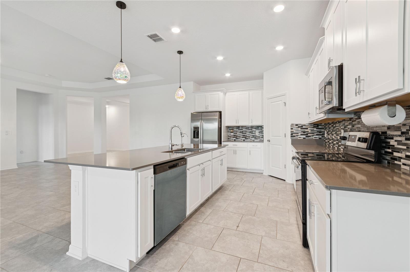 6139 CLAYSTONE WAY