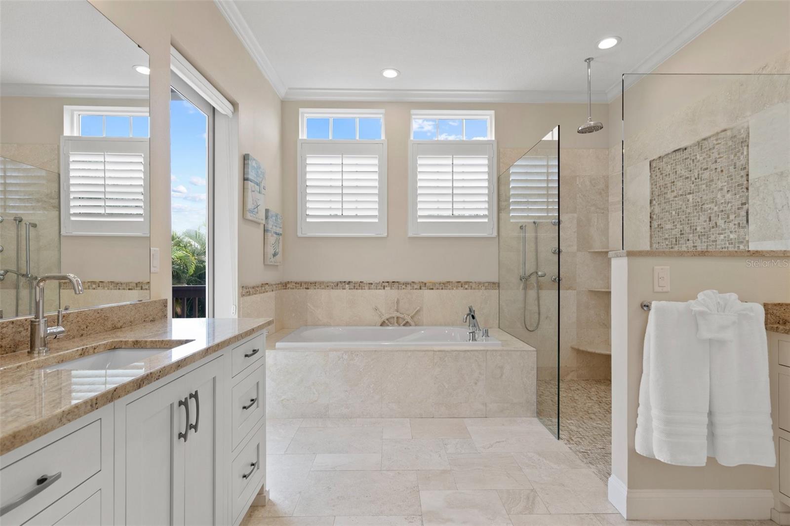 SIESTA/ROCKS - Residential