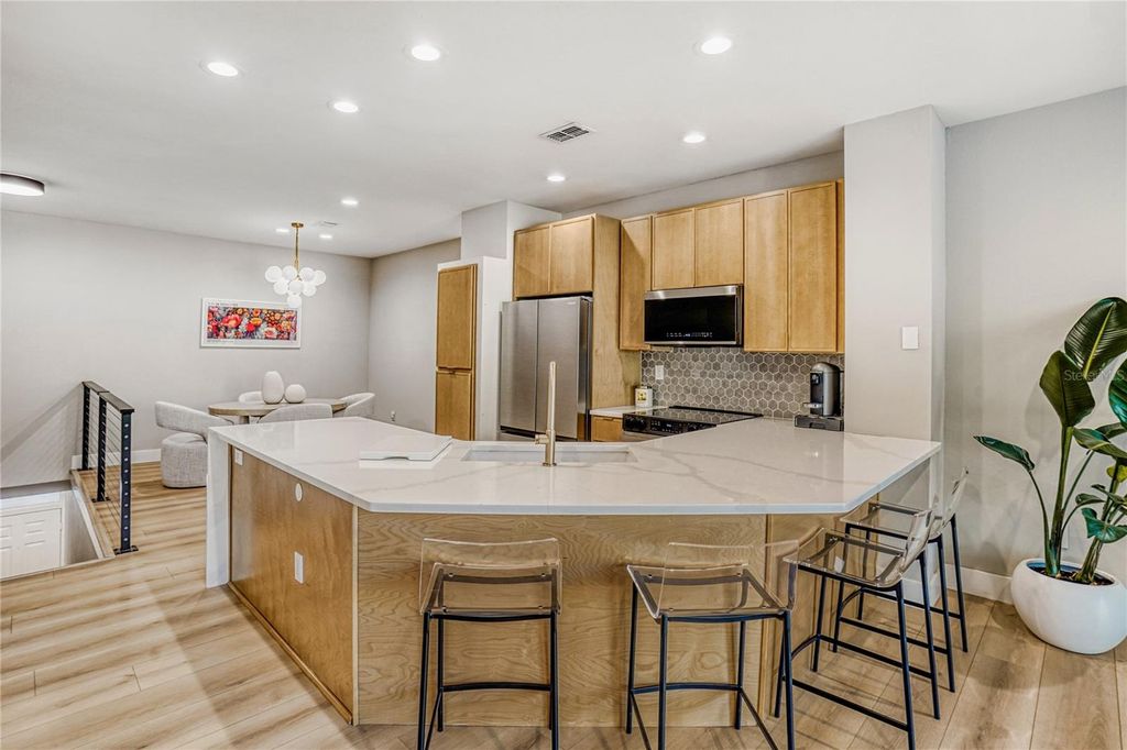 Photo of 636 Arbor Lake Lane, Tampa, FL 33602 (MLS # TB8488146)