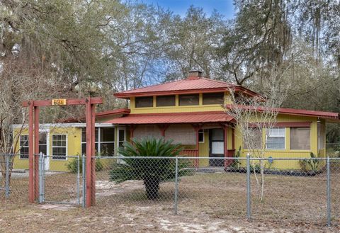 Photo of 621 NE 165th Terrace, Silver Springs, FL 34488 (MLS # OM715959)