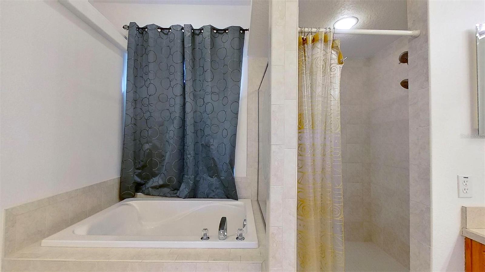 NORTH LAKE OF TARPON SPGS - PH 2 - Residential