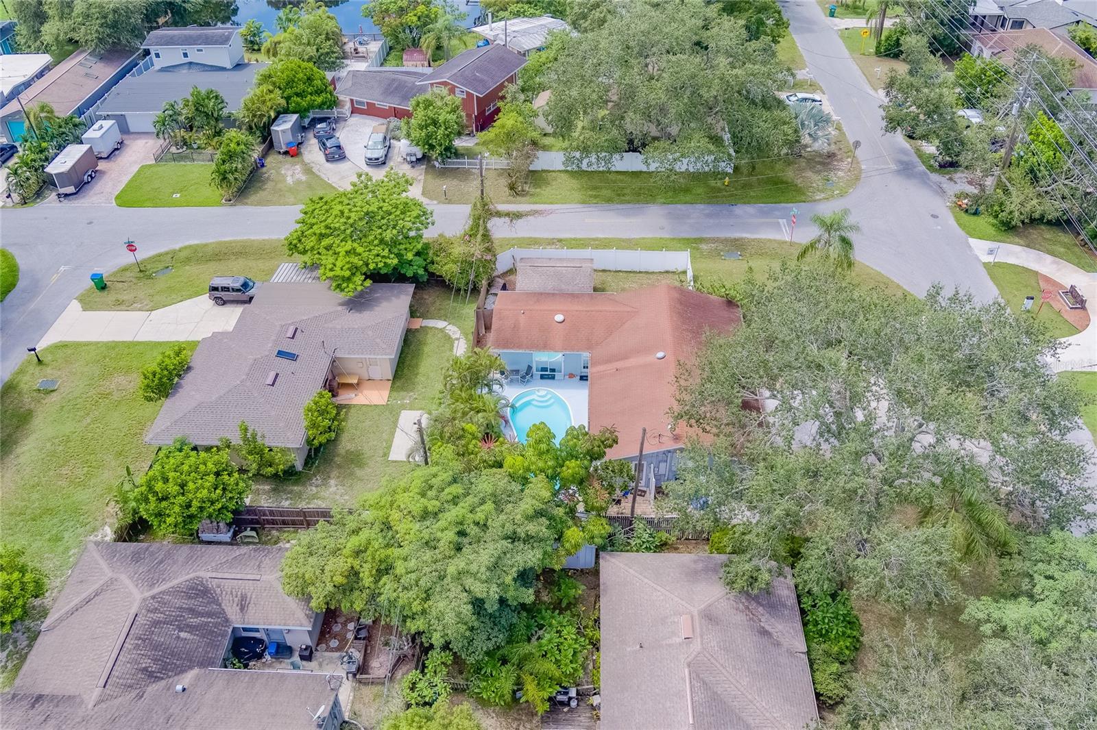 ROBERTSONS R E - Residential Lease