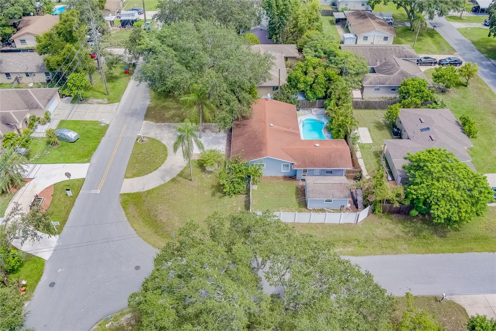 ROBERTSONS R E - Residential Lease
