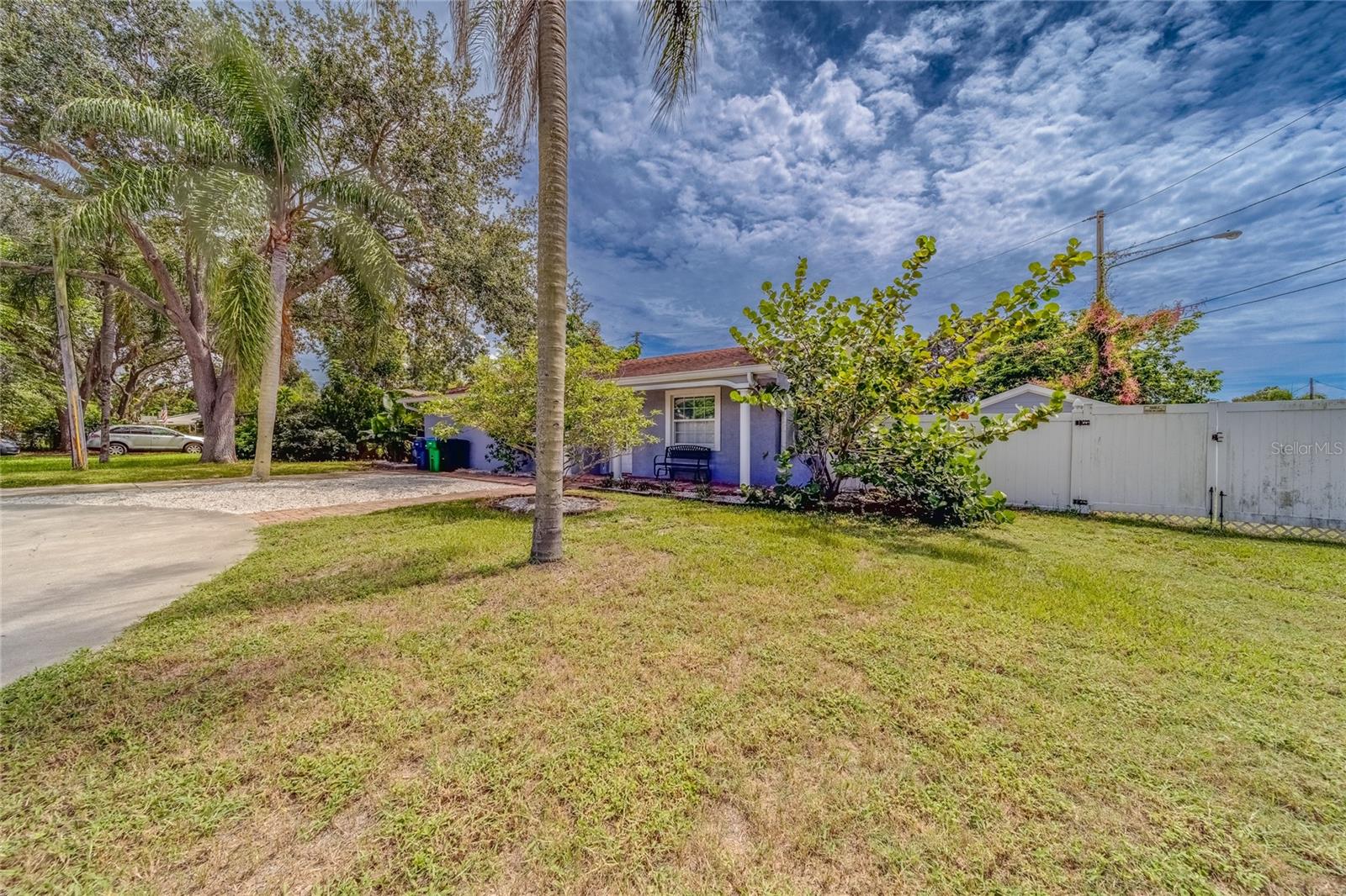 ROBERTSONS R E - Residential Lease