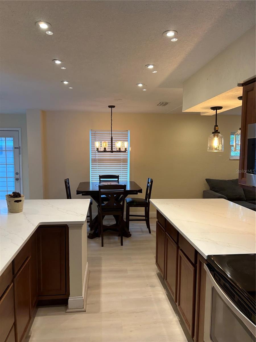 ROBERTSONS R E - Residential Lease