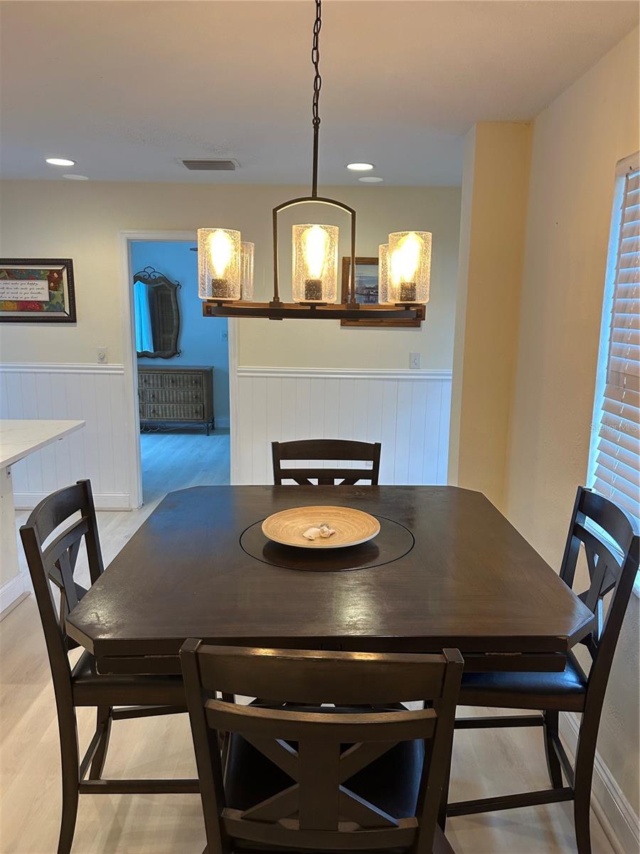 ROBERTSONS R E - Residential Lease