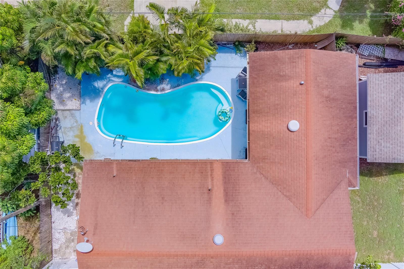 ROBERTSONS R E - Residential Lease