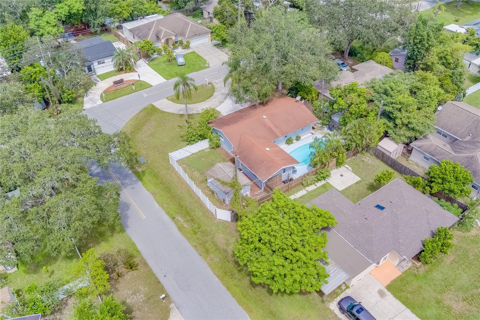 ROBERTSONS R E - Residential Lease