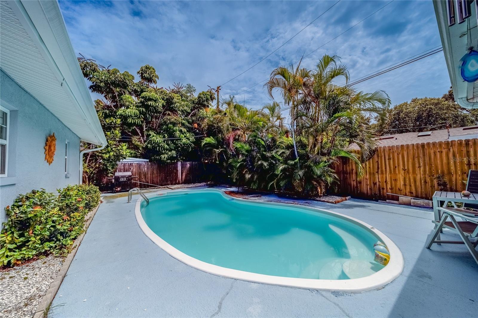 ROBERTSONS R E - Residential Lease