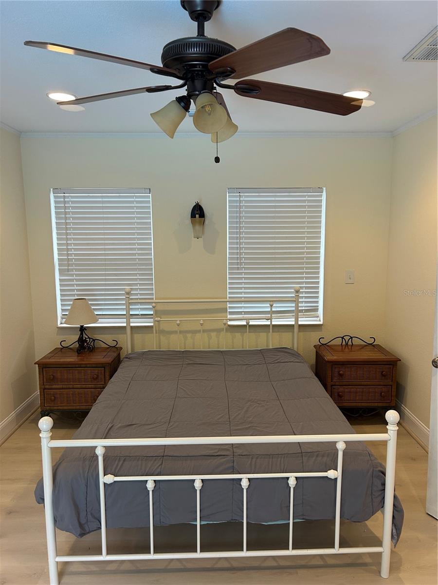 ROBERTSONS R E - Residential Lease