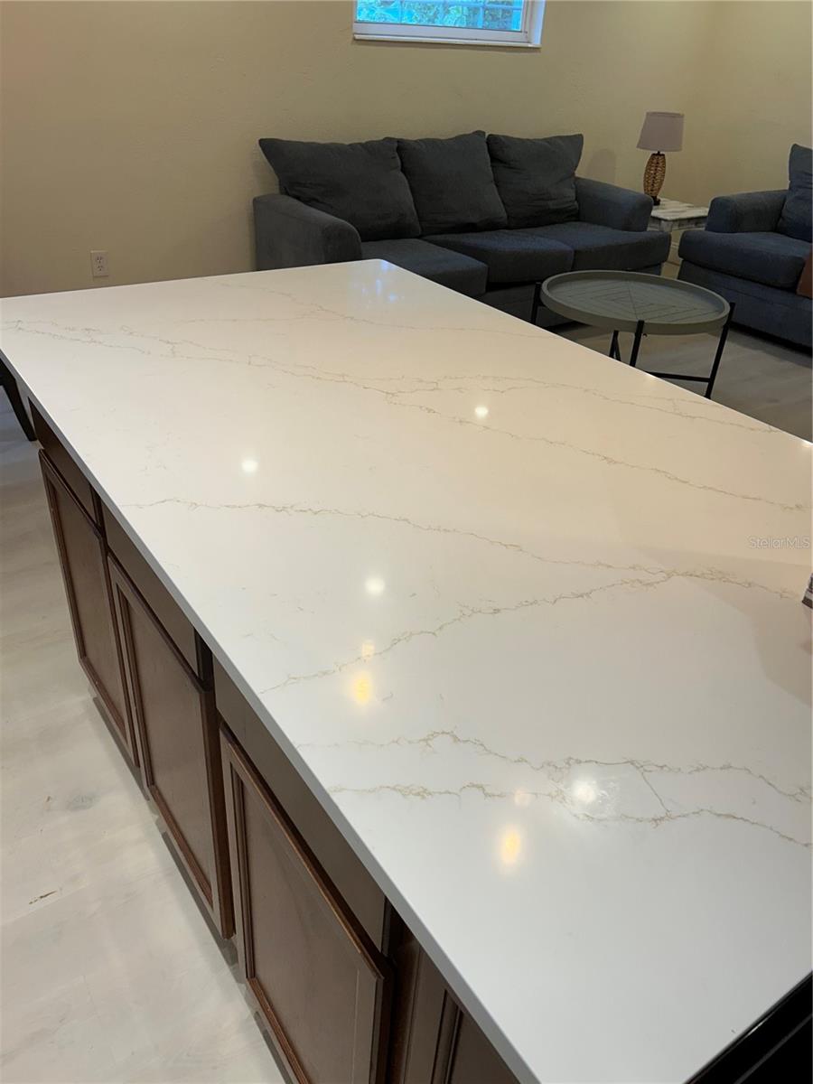 ROBERTSONS R E - Residential Lease