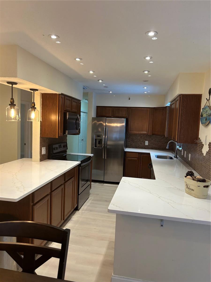 ROBERTSONS R E - Residential Lease
