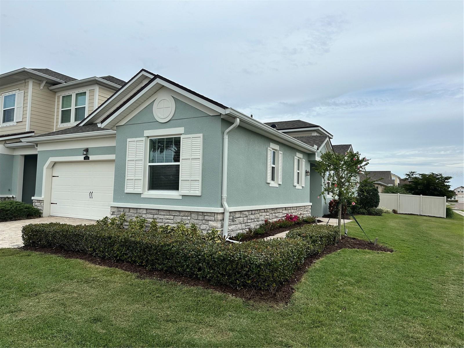 ENCLAVE/FRST LAKES - Residential Lease