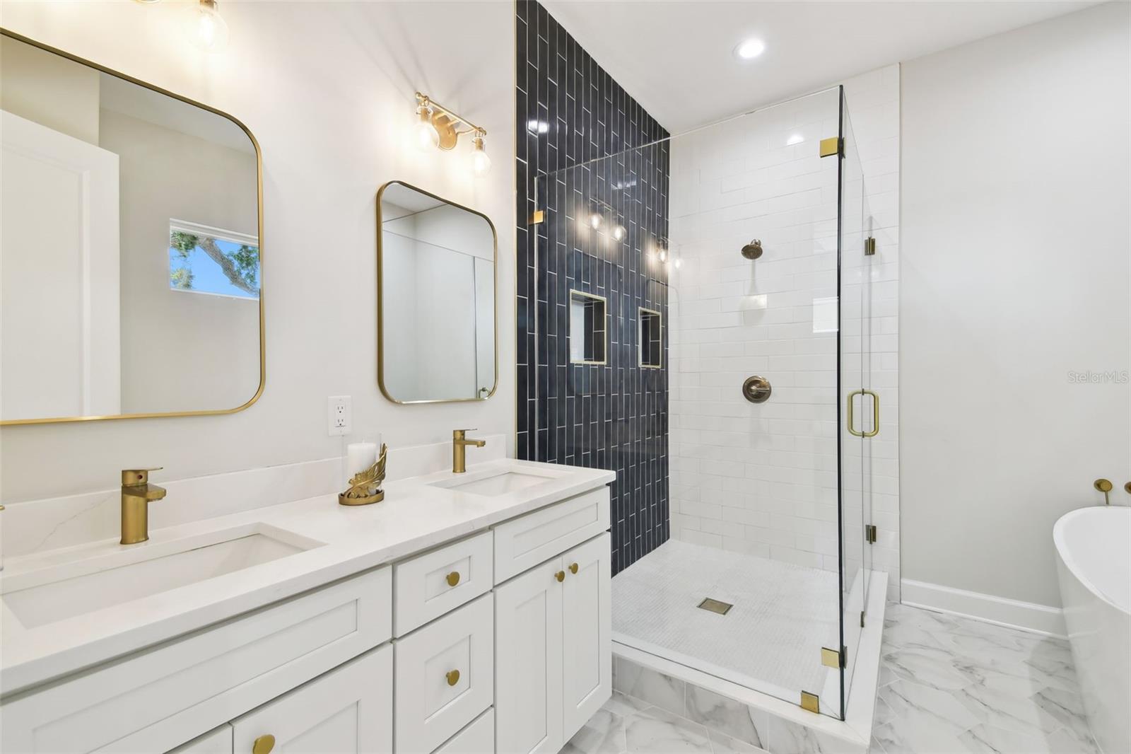 MAC DILL HEIGHTS - Residential