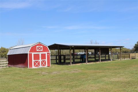 A home in LAKE WALES