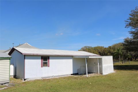 A home in LAKE WALES