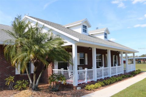 A home in LAKE WALES