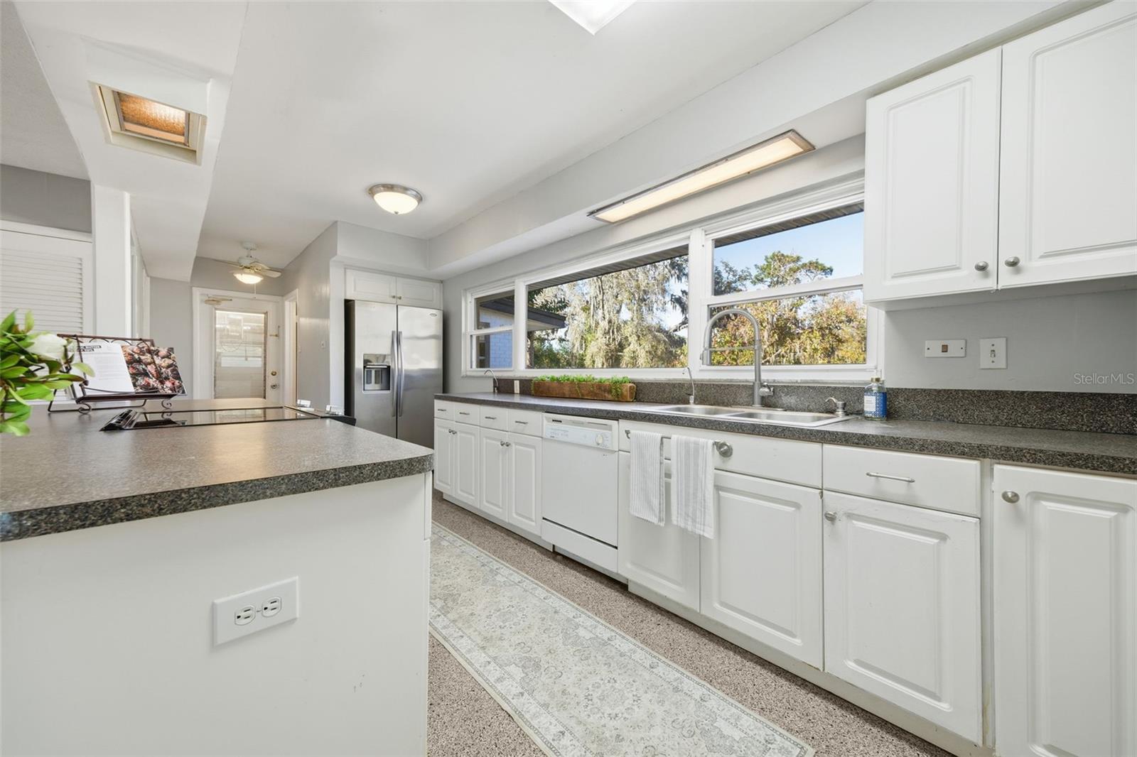 WARREN ESTATES - Residential