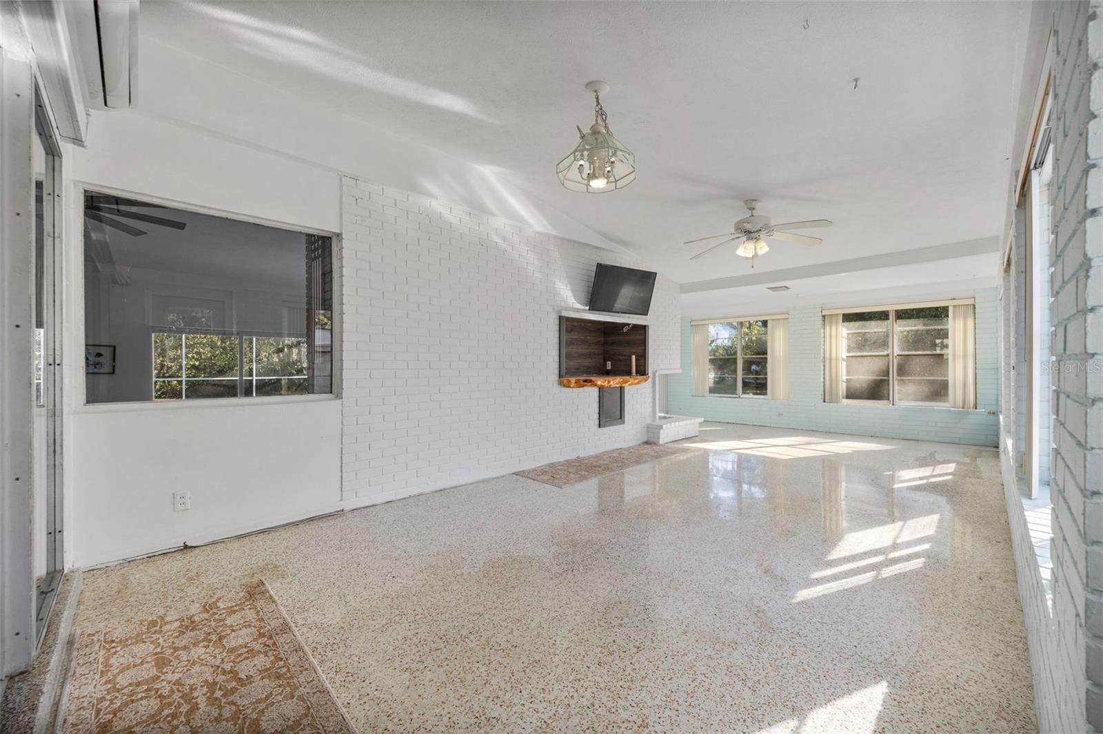 WARREN ESTATES - Residential