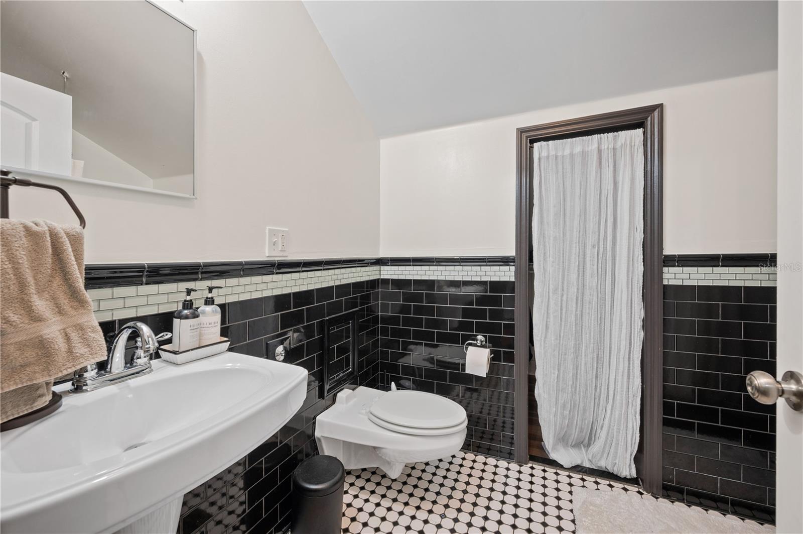 HOOKERS SUB - Residential