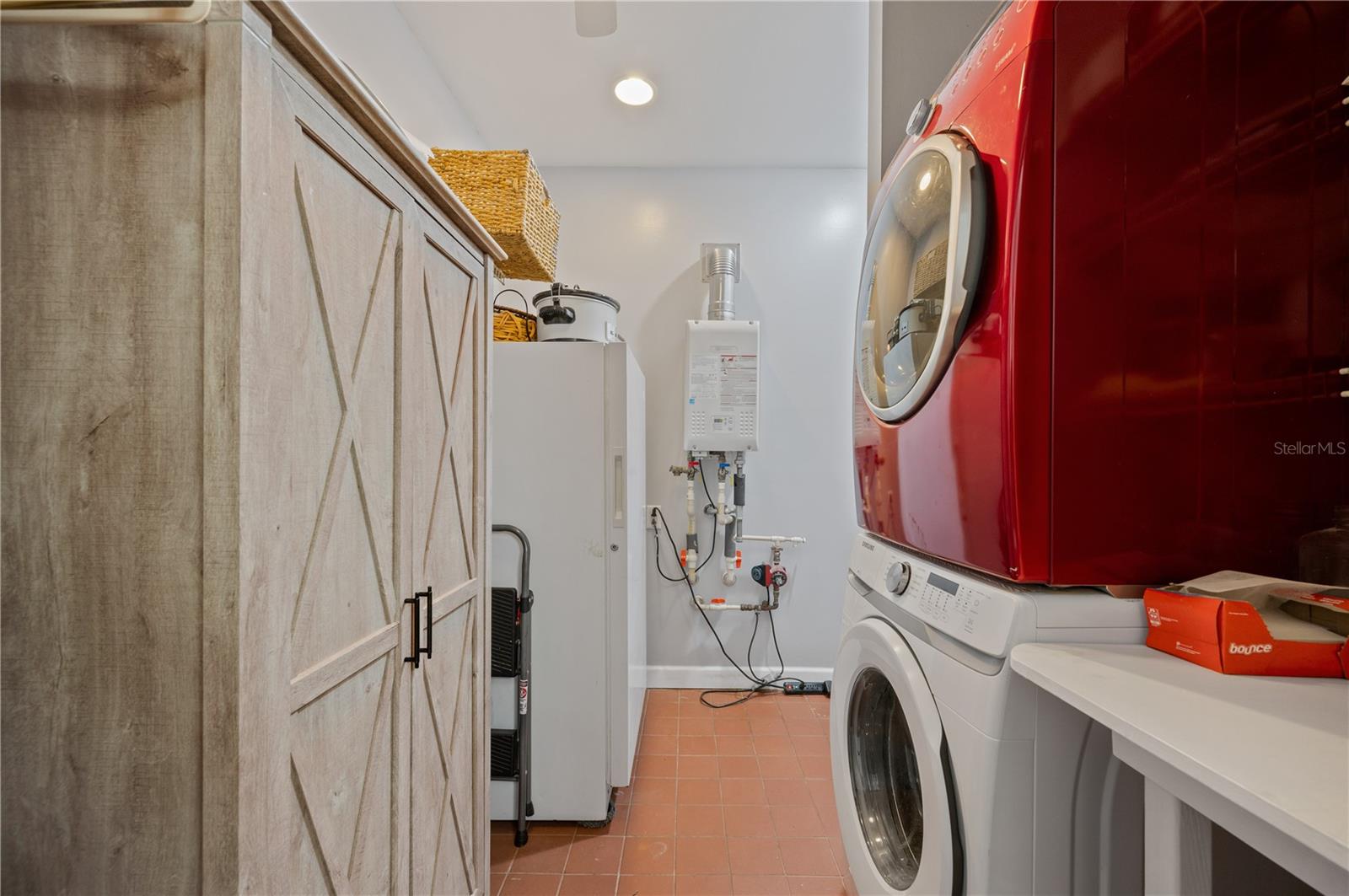 HOOKERS SUB - Residential