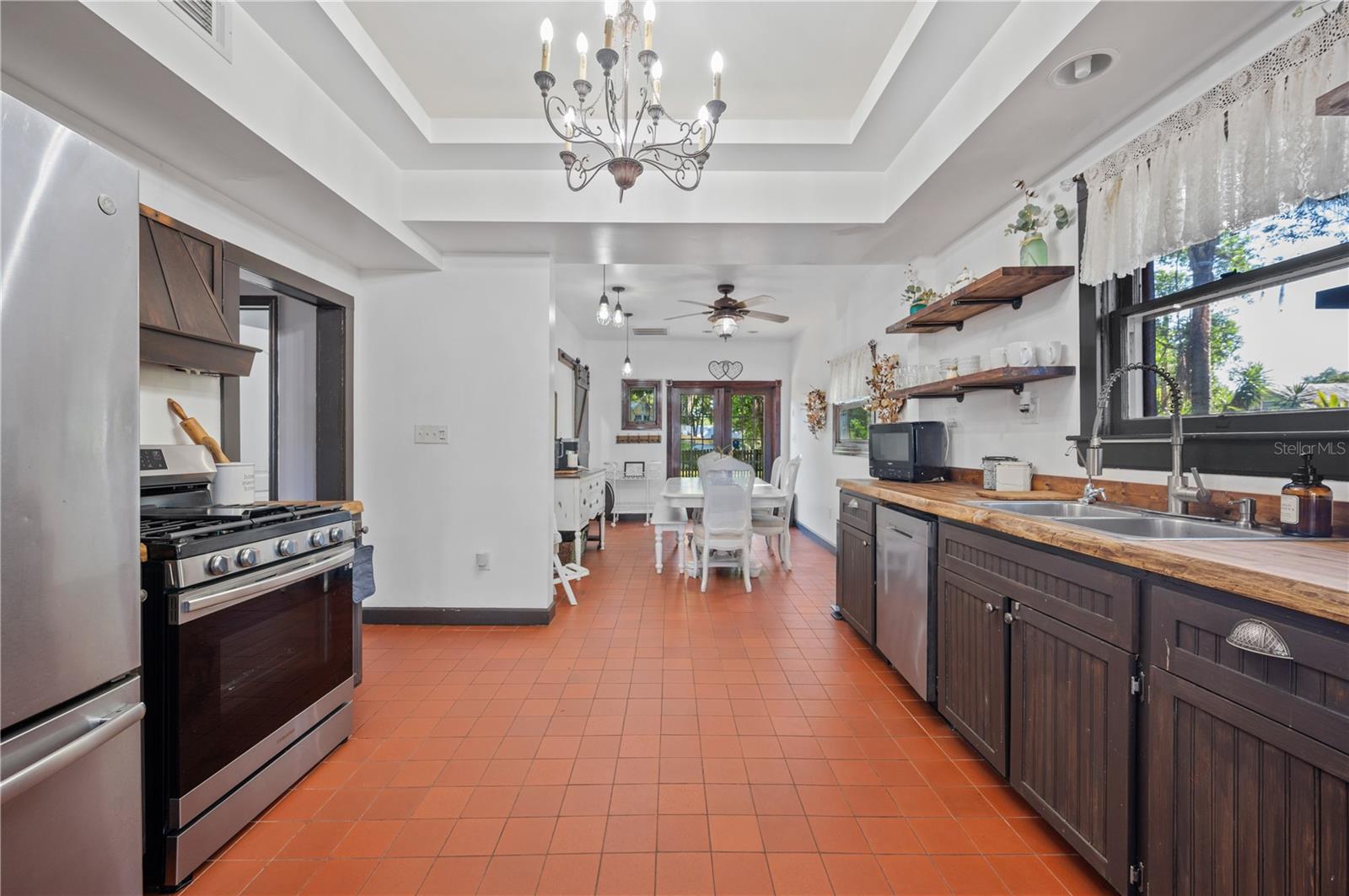 HOOKERS SUB - Residential