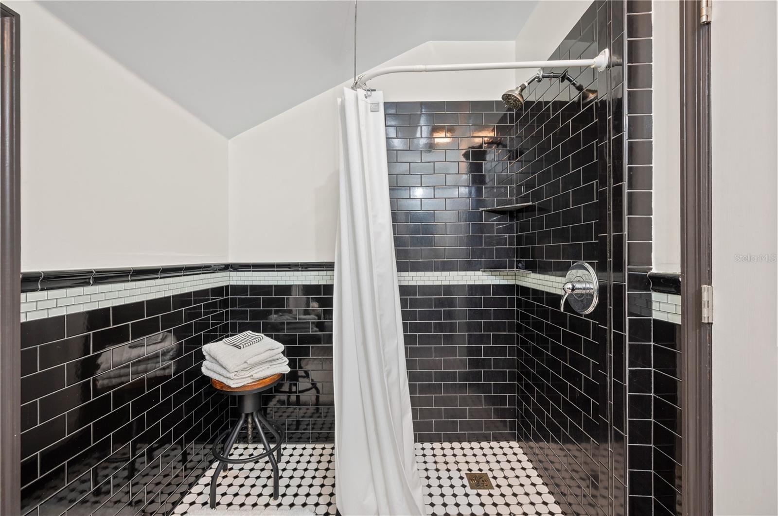 HOOKERS SUB - Residential