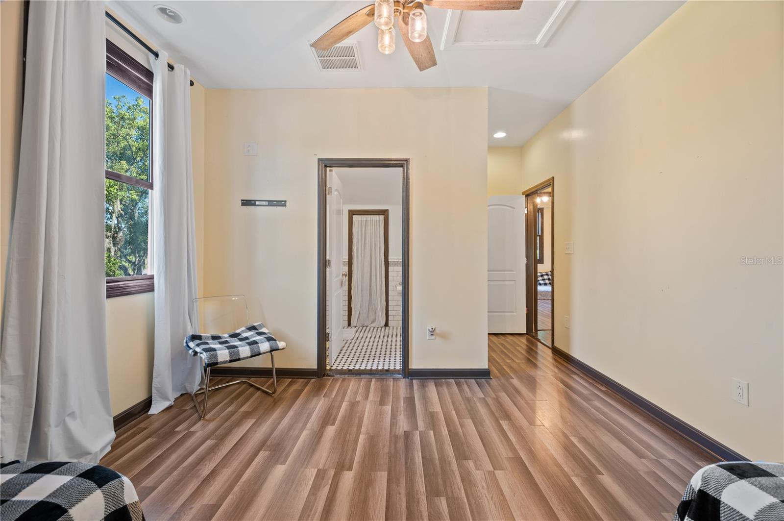 HOOKERS SUB - Residential