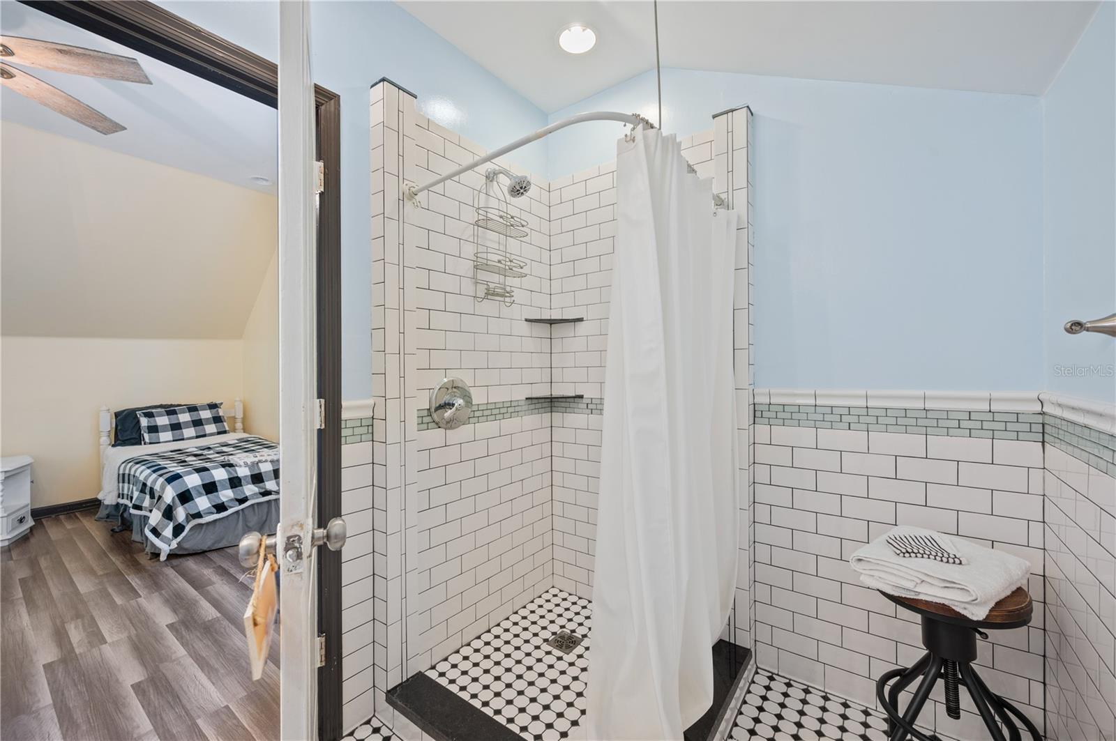 HOOKERS SUB - Residential