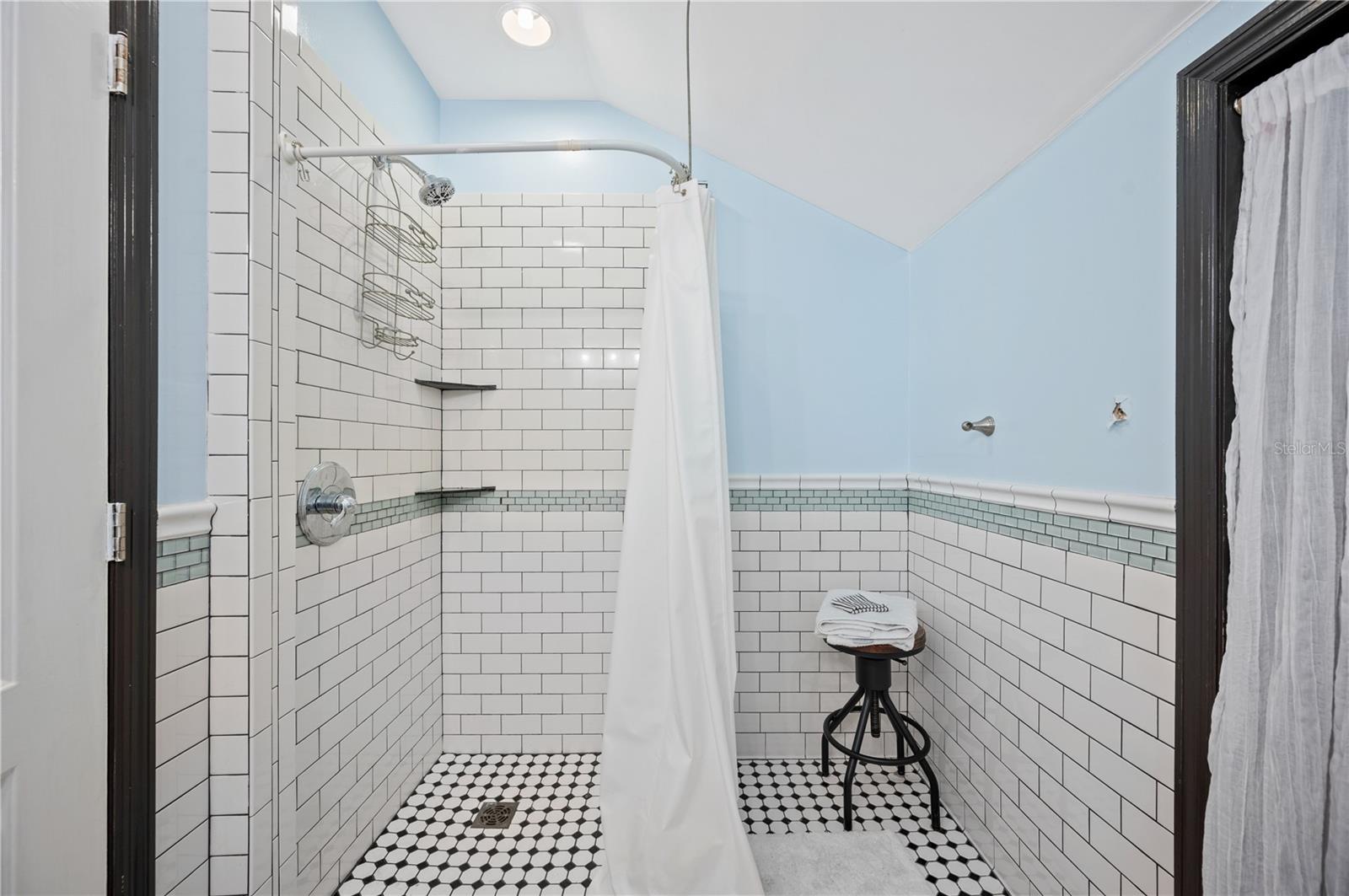 HOOKERS SUB - Residential