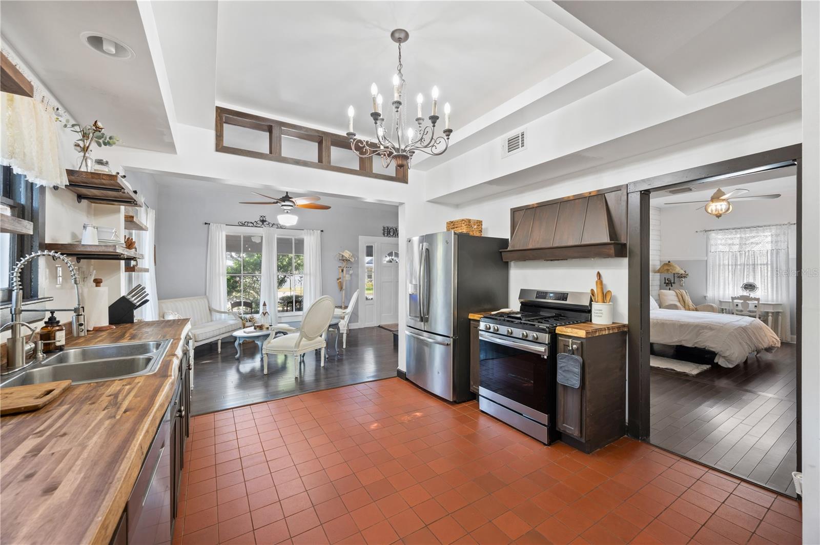 HOOKERS SUB - Residential