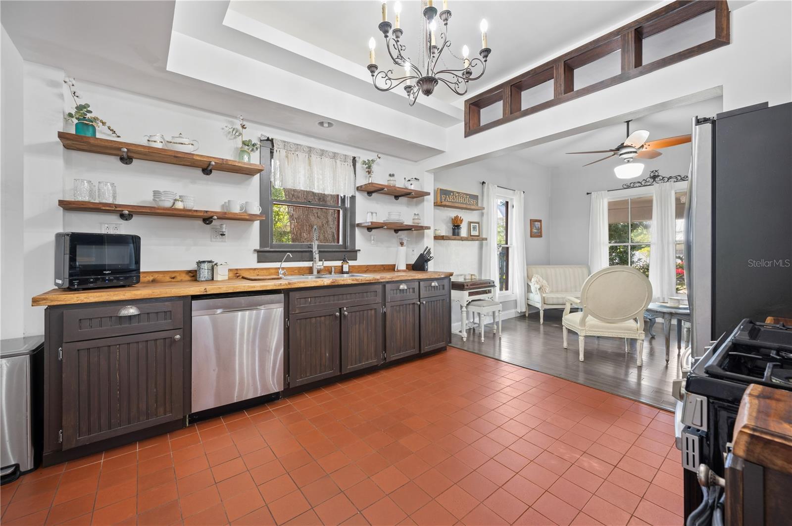 HOOKERS SUB - Residential