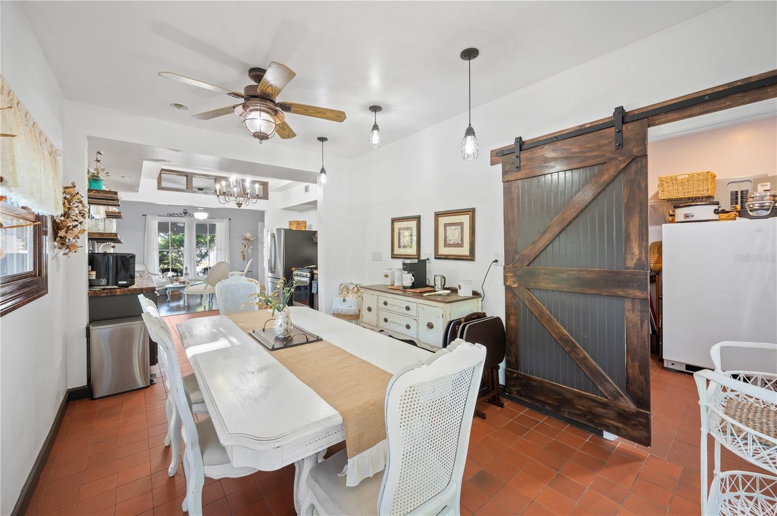 HOOKERS SUB - Residential