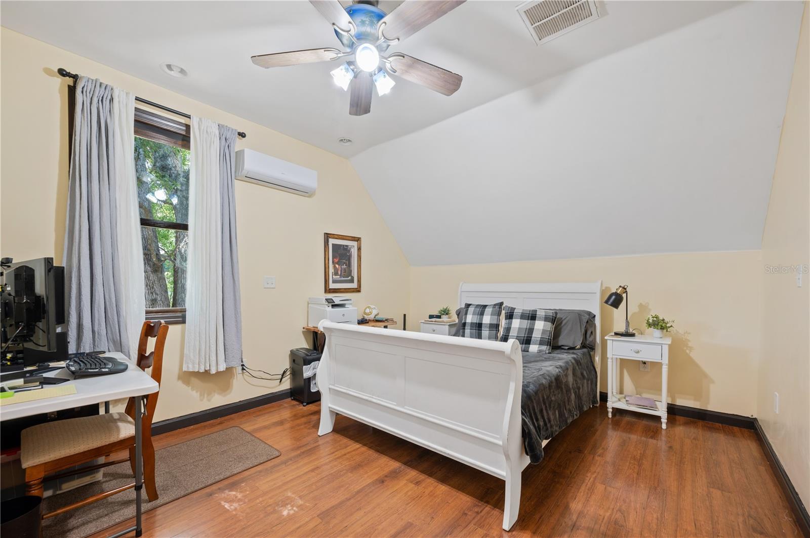 HOOKERS SUB - Residential