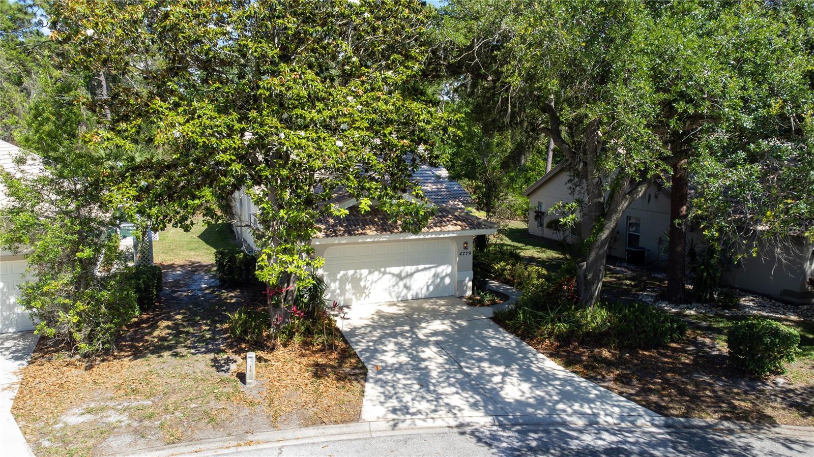 LONGWOOD VILLAS - Residential