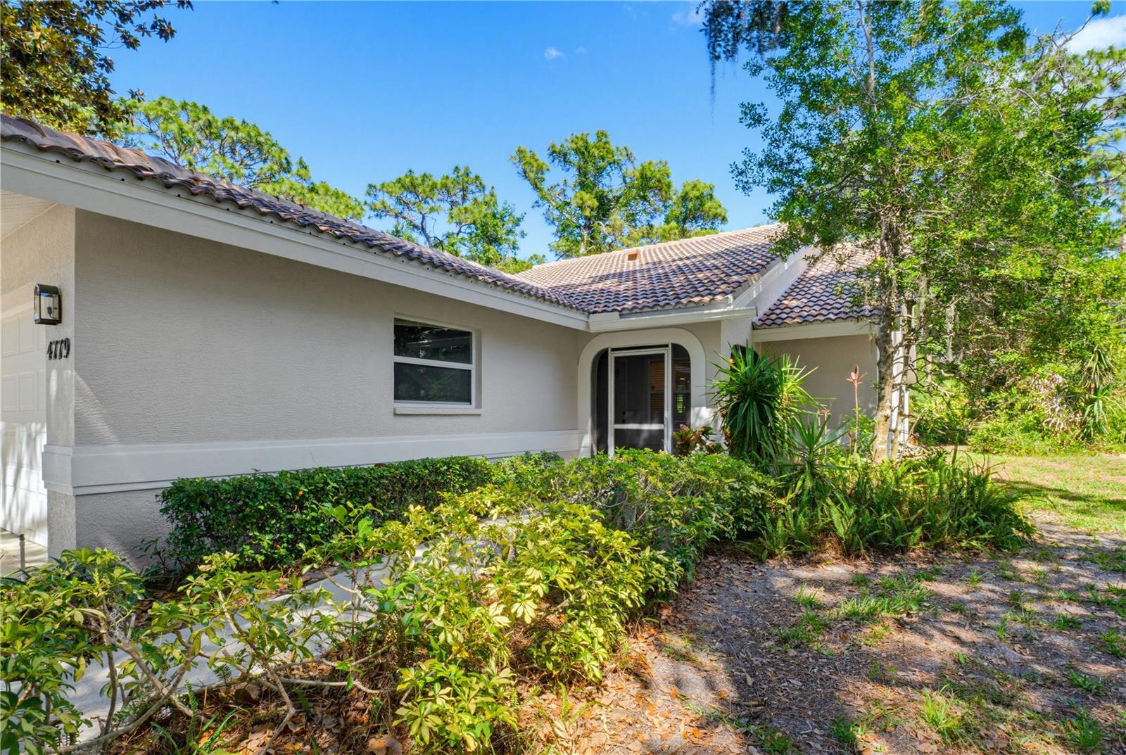 LONGWOOD VILLAS - Residential