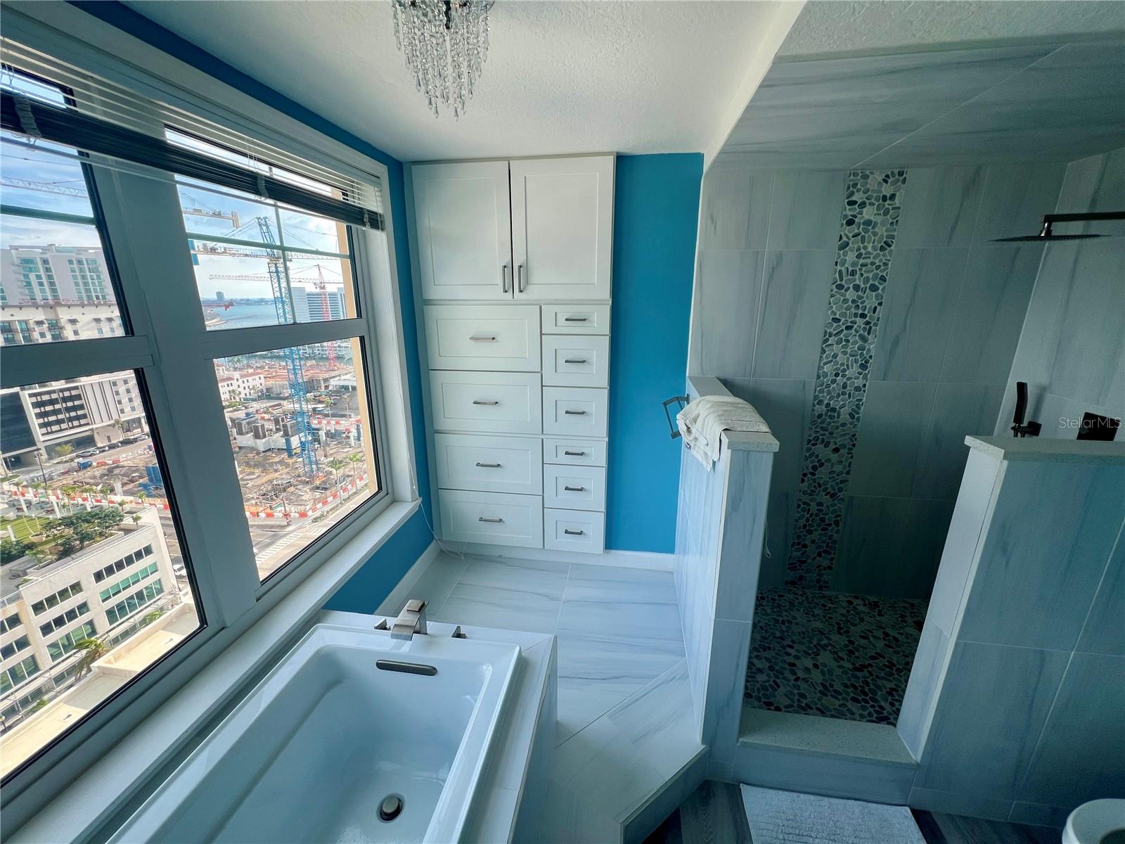 RENAISSANCE 1 - Residential Lease