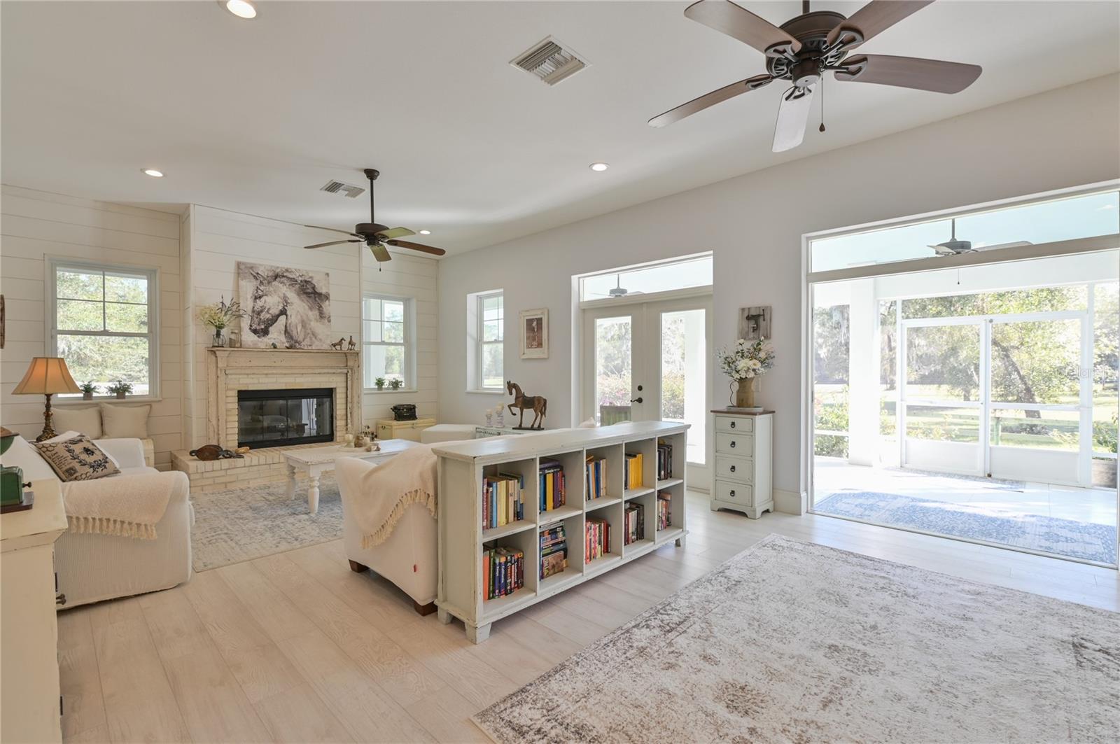 EQUESTRIAN OAKS - Residential Lease