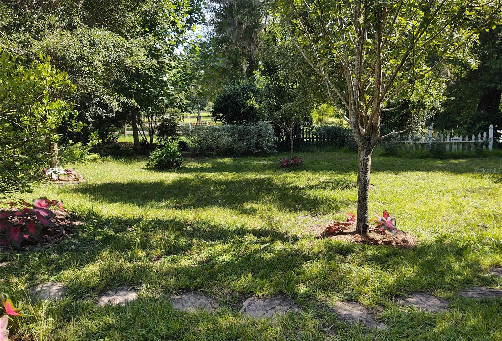 EQUESTRIAN OAKS - Residential Lease