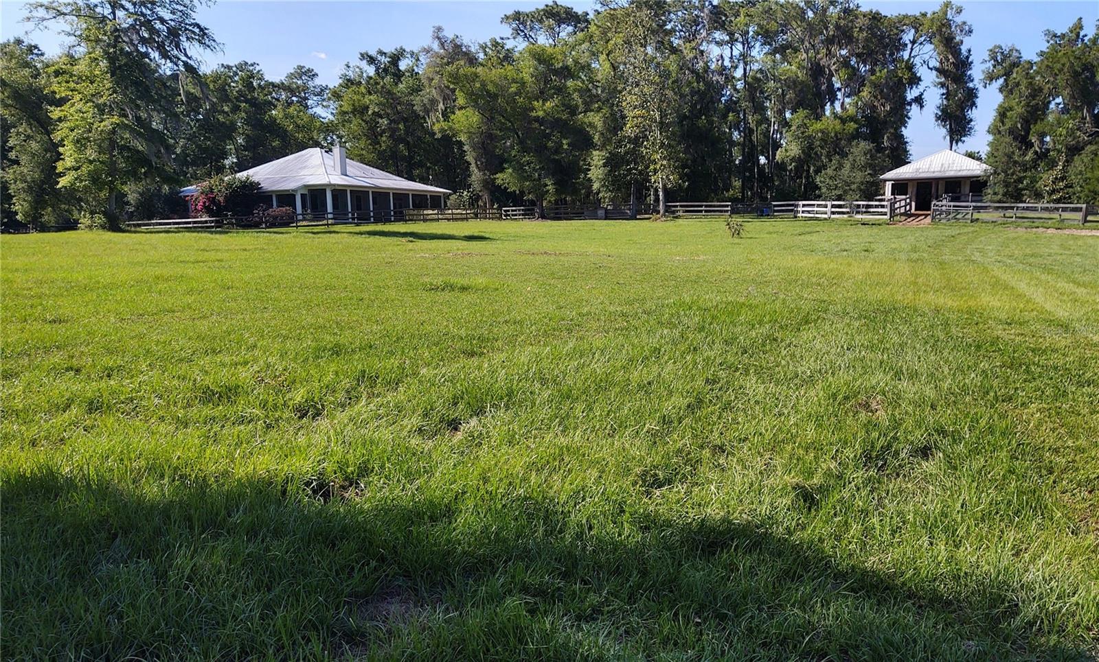 EQUESTRIAN OAKS - Residential Lease