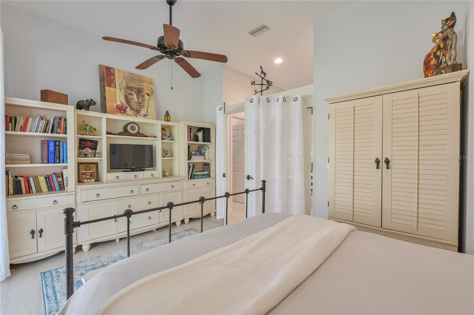 EQUESTRIAN OAKS - Residential Lease