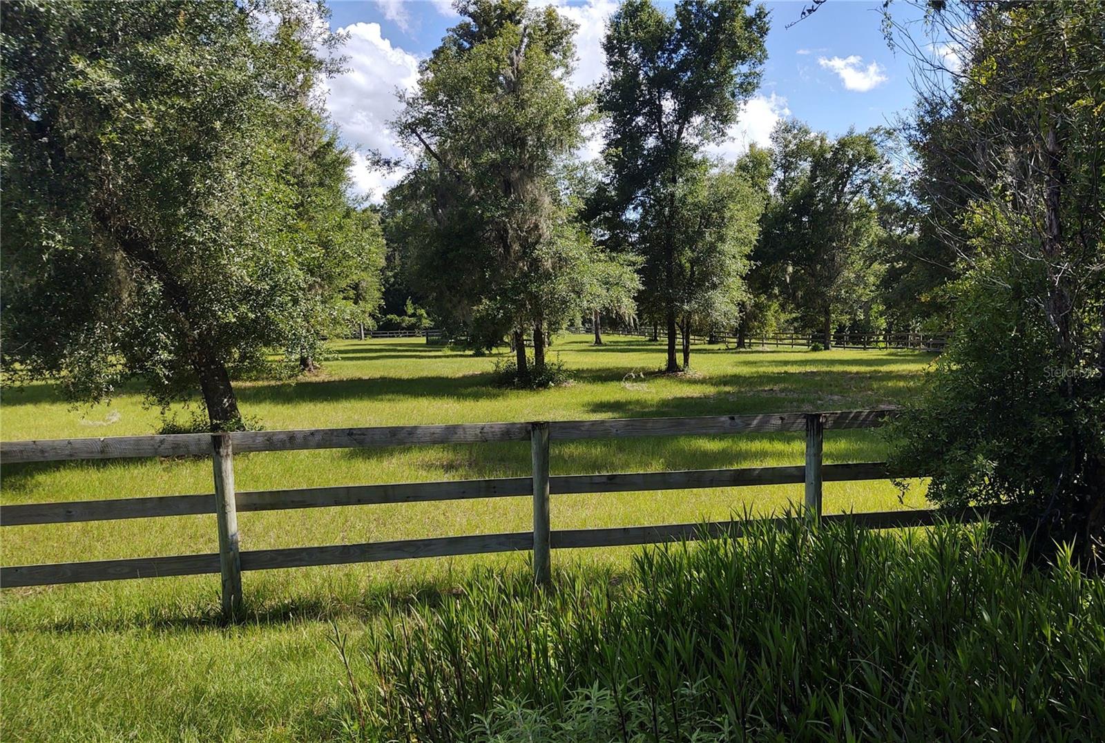 EQUESTRIAN OAKS - Residential Lease