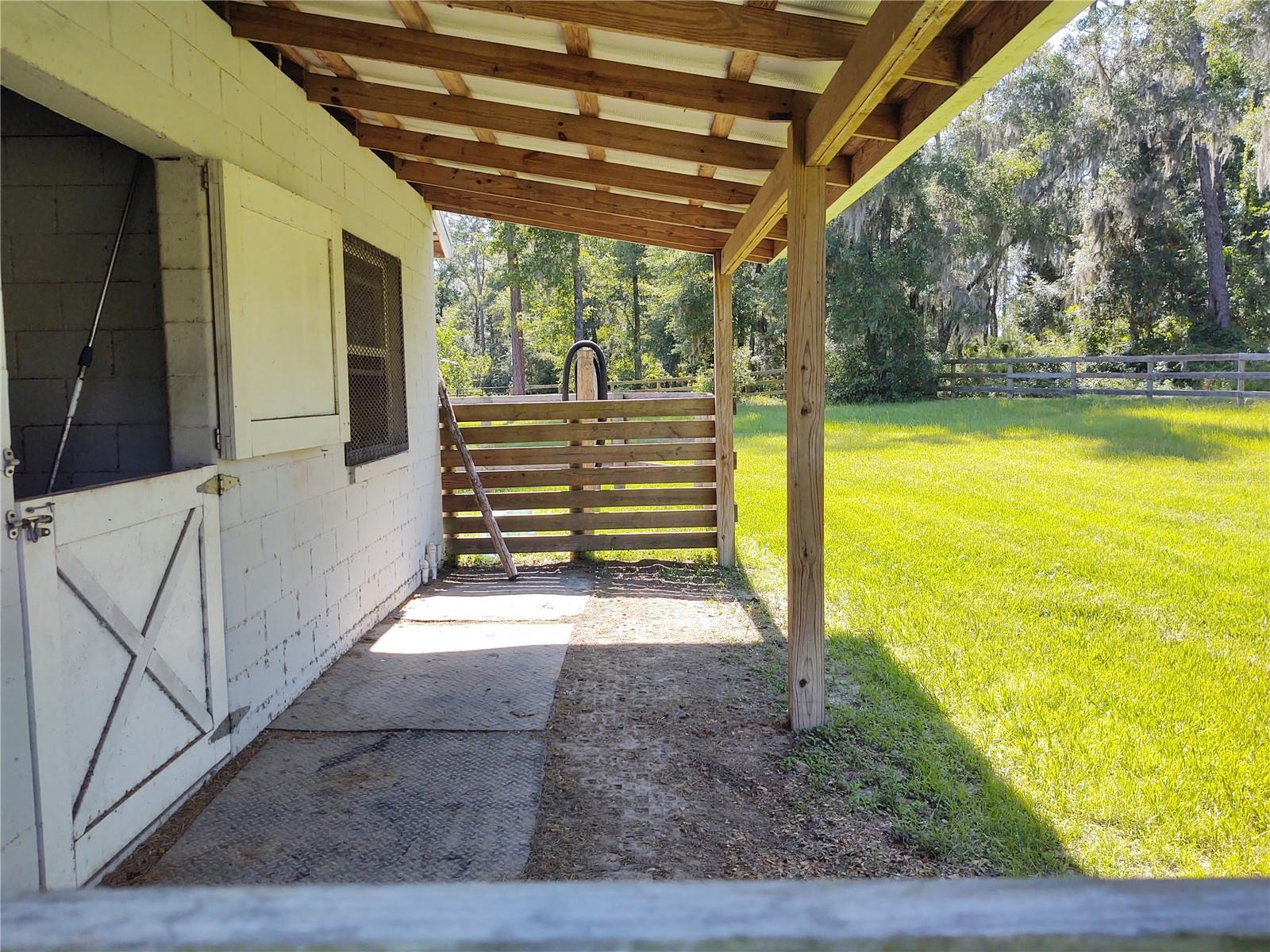 EQUESTRIAN OAKS - Residential Lease