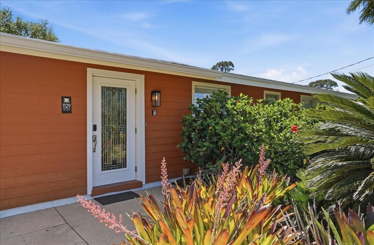 1129 RIVIERA STREET