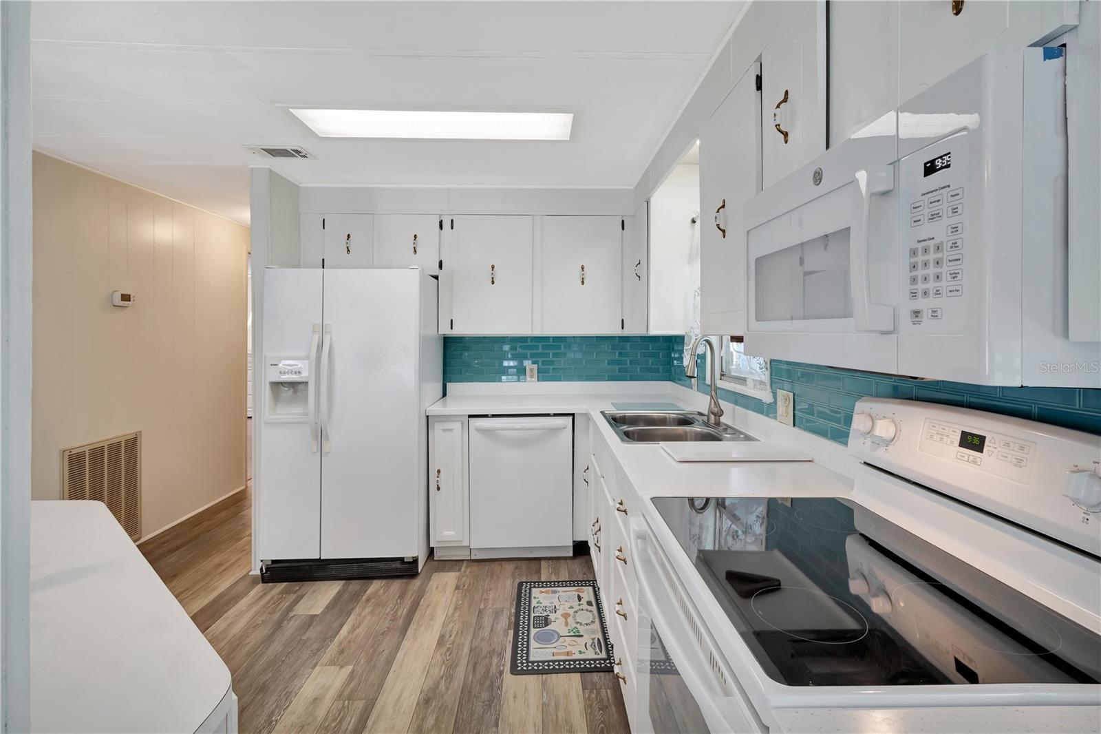 BANBURY VILLAGE CONDO - Residential