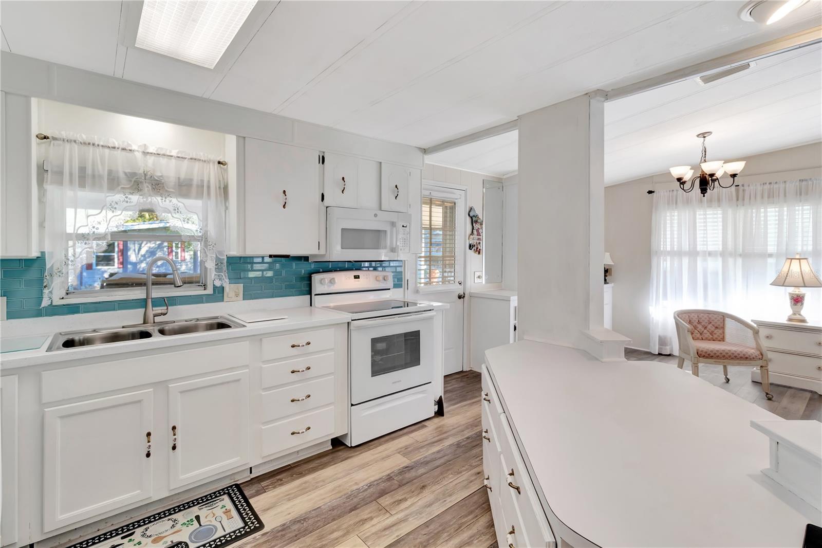 BANBURY VILLAGE CONDO - Residential