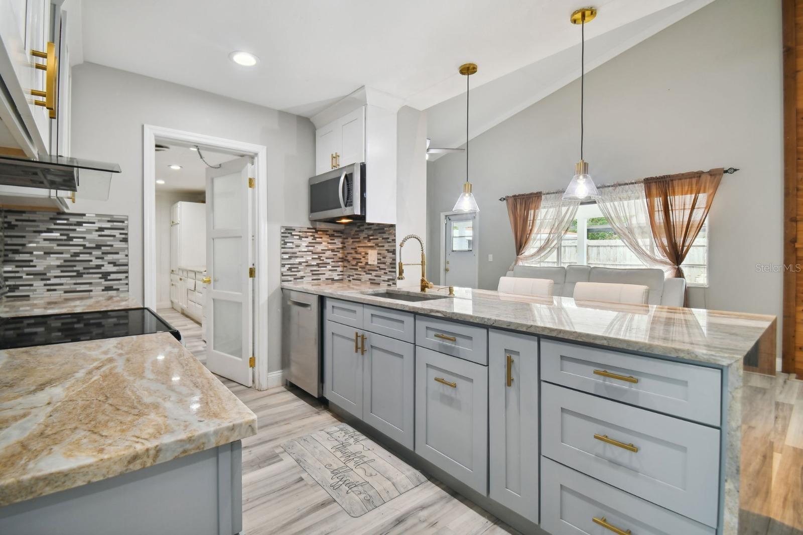 RALSTON BEACH MANOR UNIT 3 - Residential