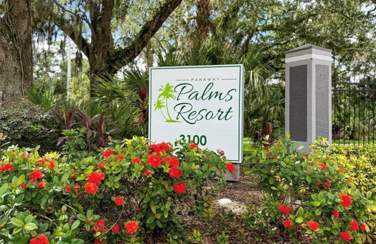 PARKWAY PALMS RESORT MAINGATE CONDO - Residential
