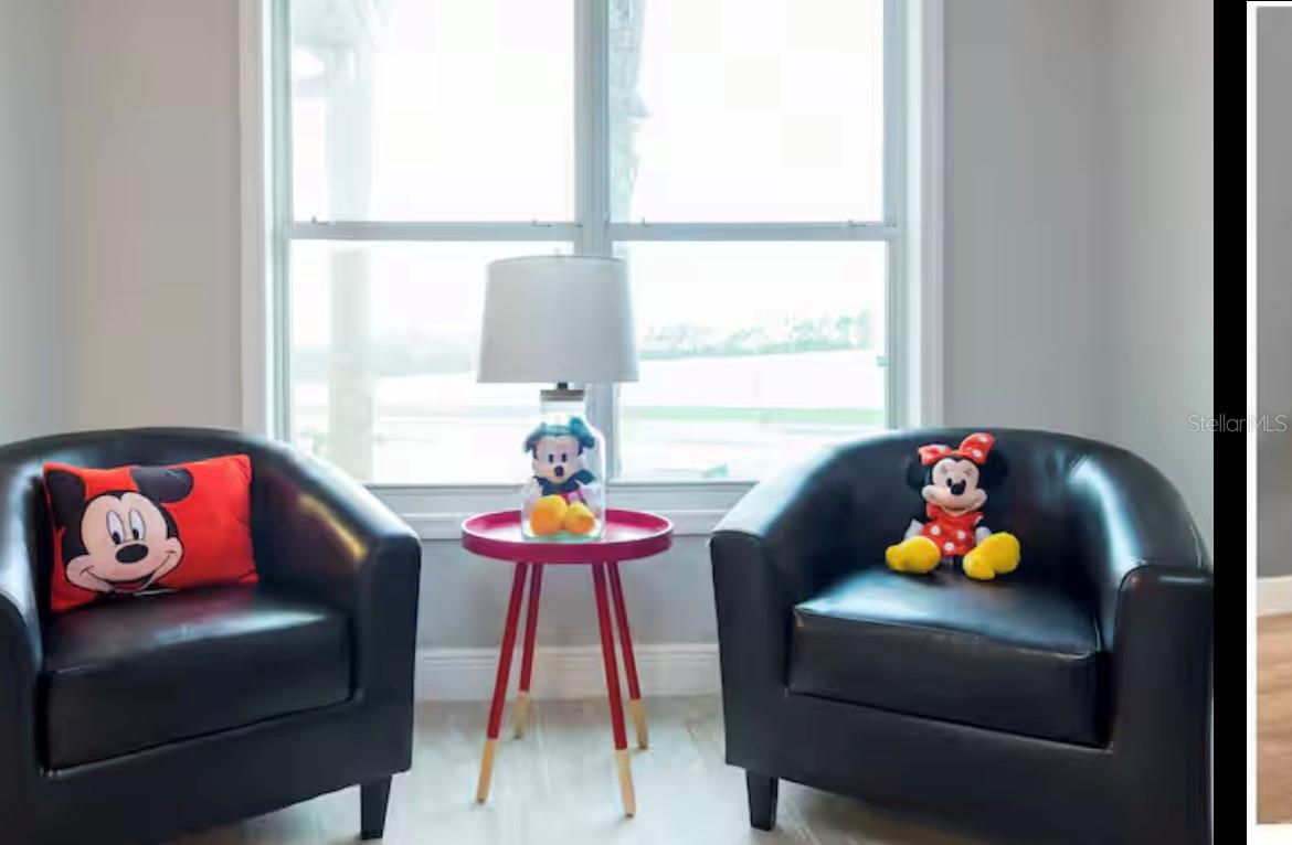 PARKWAY PALMS RESORT MAINGATE CONDO - Residential